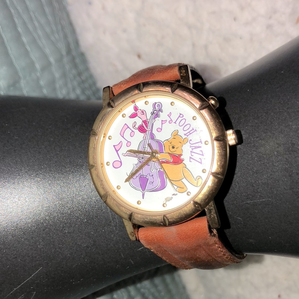 Vintage Winnie the Pooh and Piglet watch
